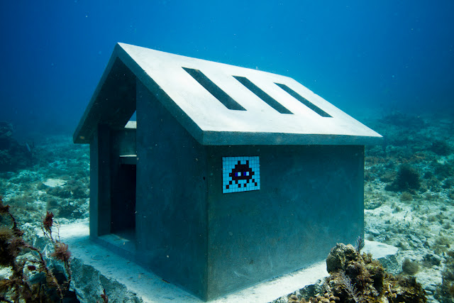 Space Invader Underwater - Bombing Science